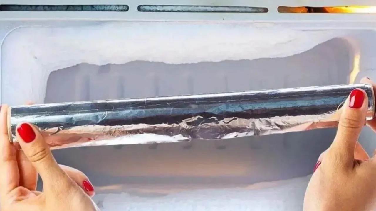 Aluminiumfolie im Gefrierschrank: ein bewährter Trick, den immer mehr Menschen anwenden